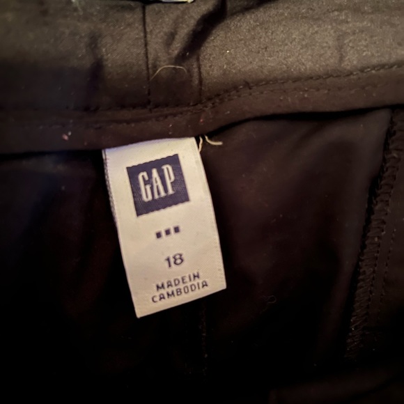 GAP black dress shorts size 18 (stretch) - Picture 3 of 3
